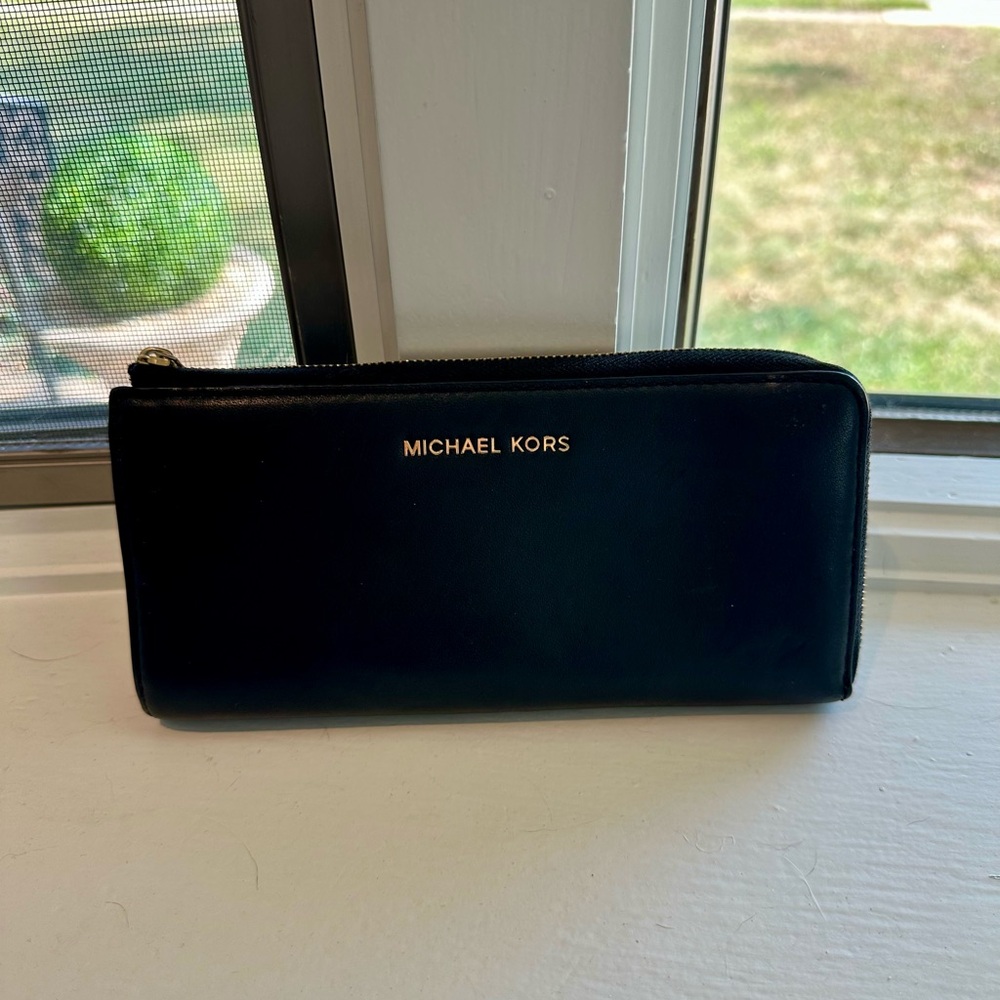 Michael Kors Midnight Black Zip Wallet